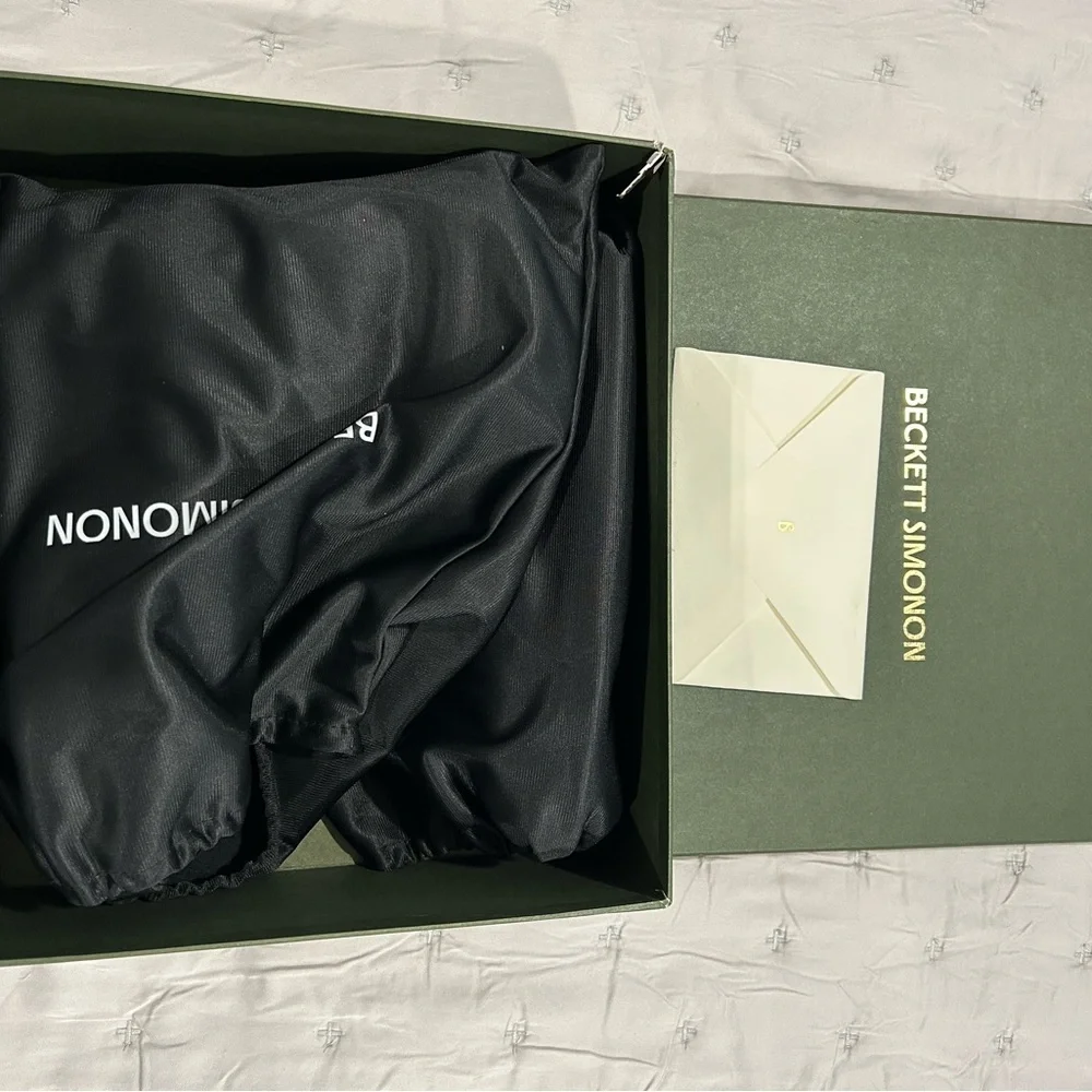 Beckett Simonon new box