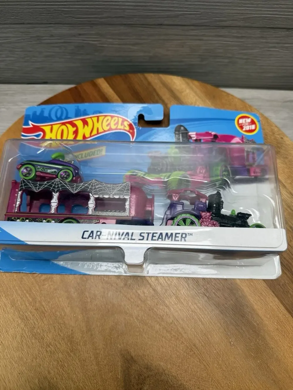 Hot Wheels Super Rigs Tooned up Transporter & Vehicle GKC23