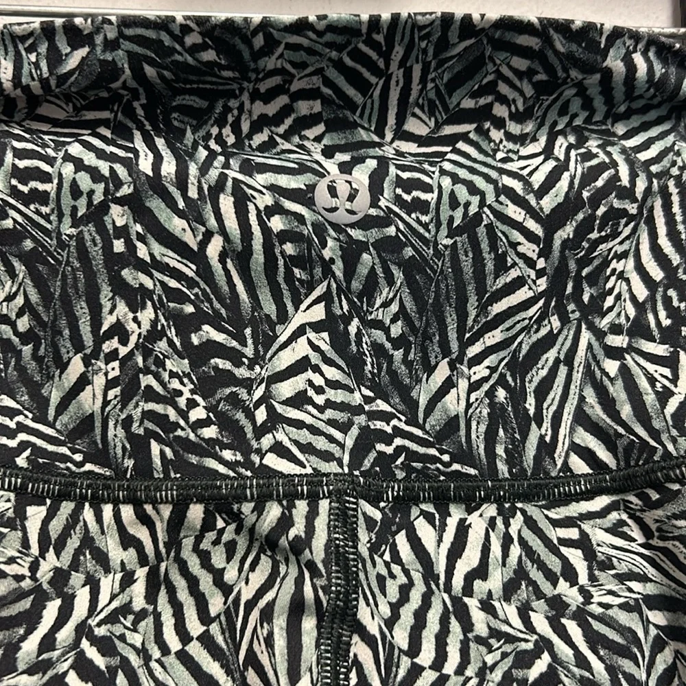 lululemon athletica size black