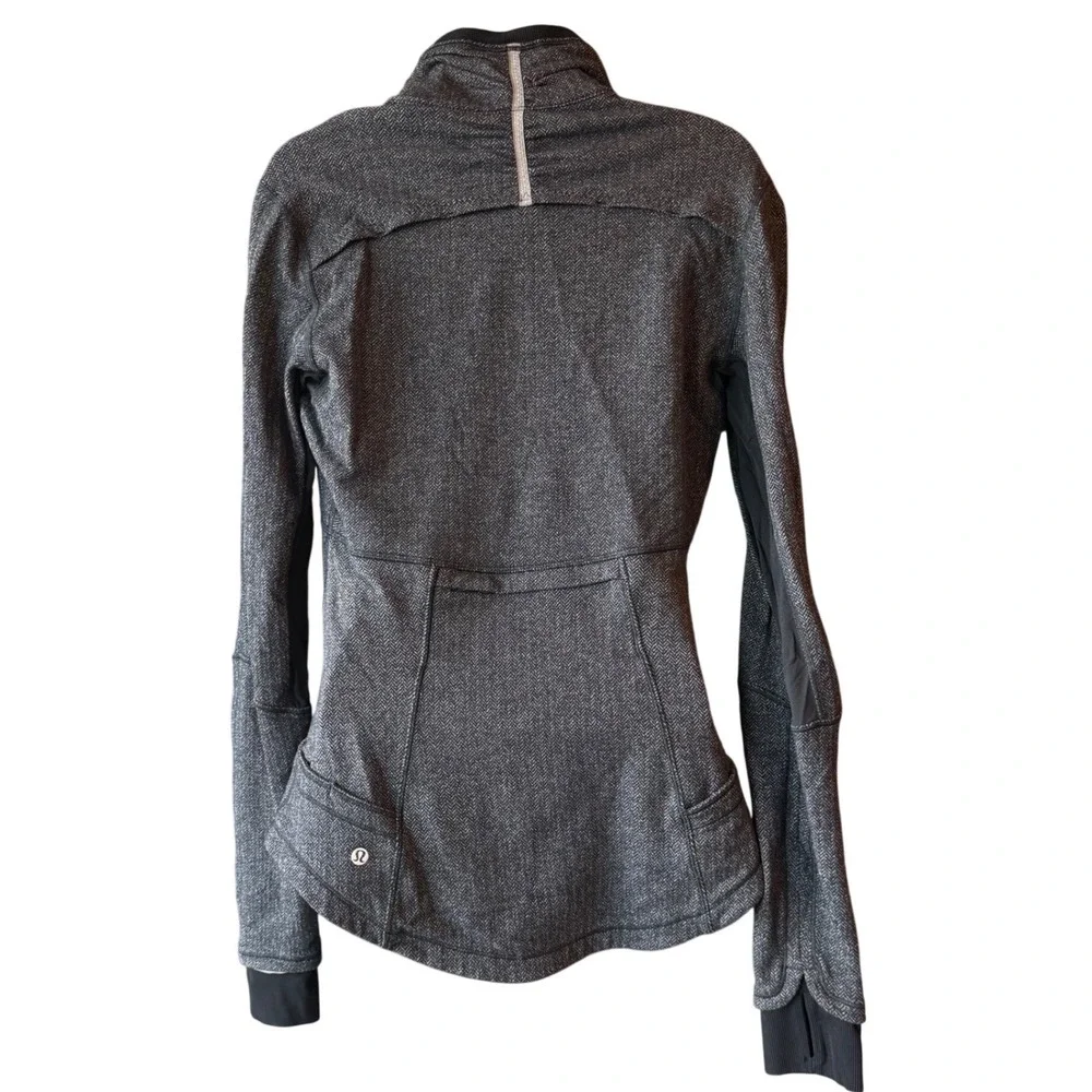 Lululemon‎ Herringbone Funnel Neck Pullover Base Layer Thumbholes Gray Size 8