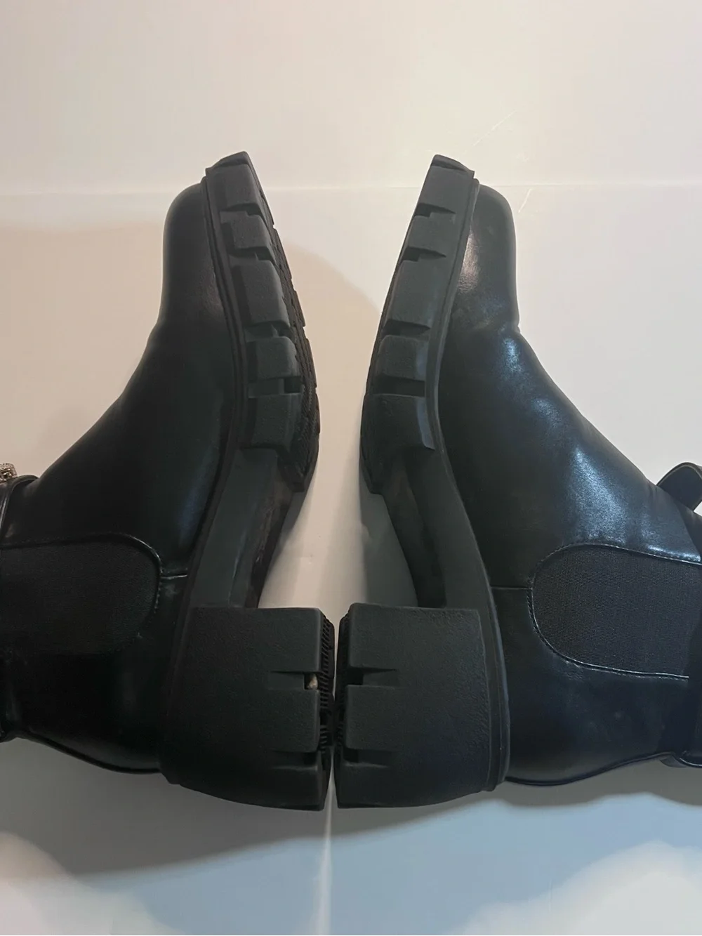 Madden Girl sleek black