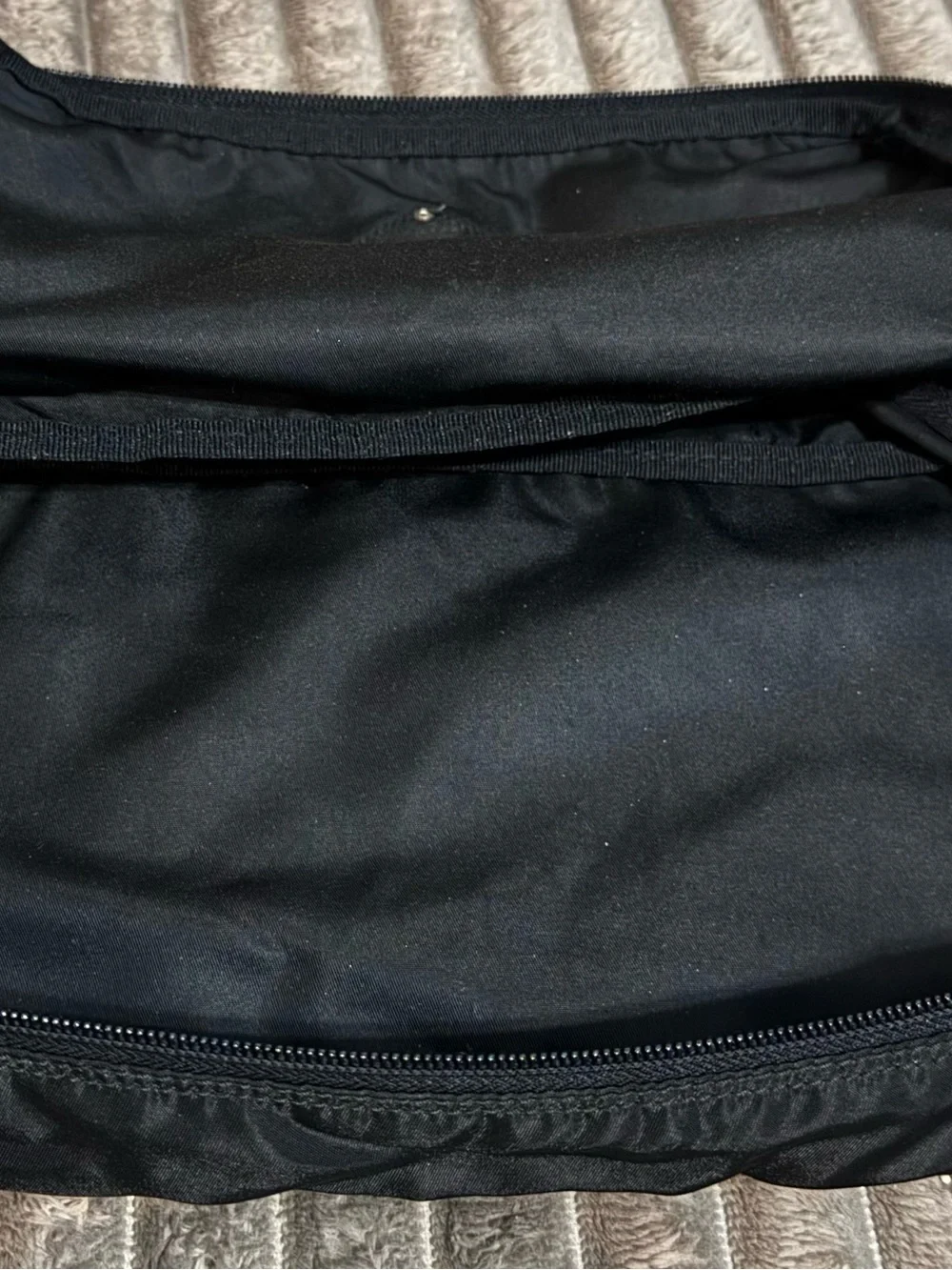 Prada pre loved