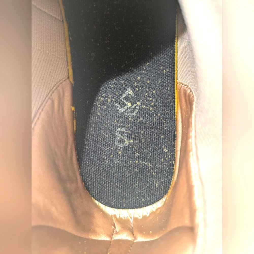 Tronus athletic shoes