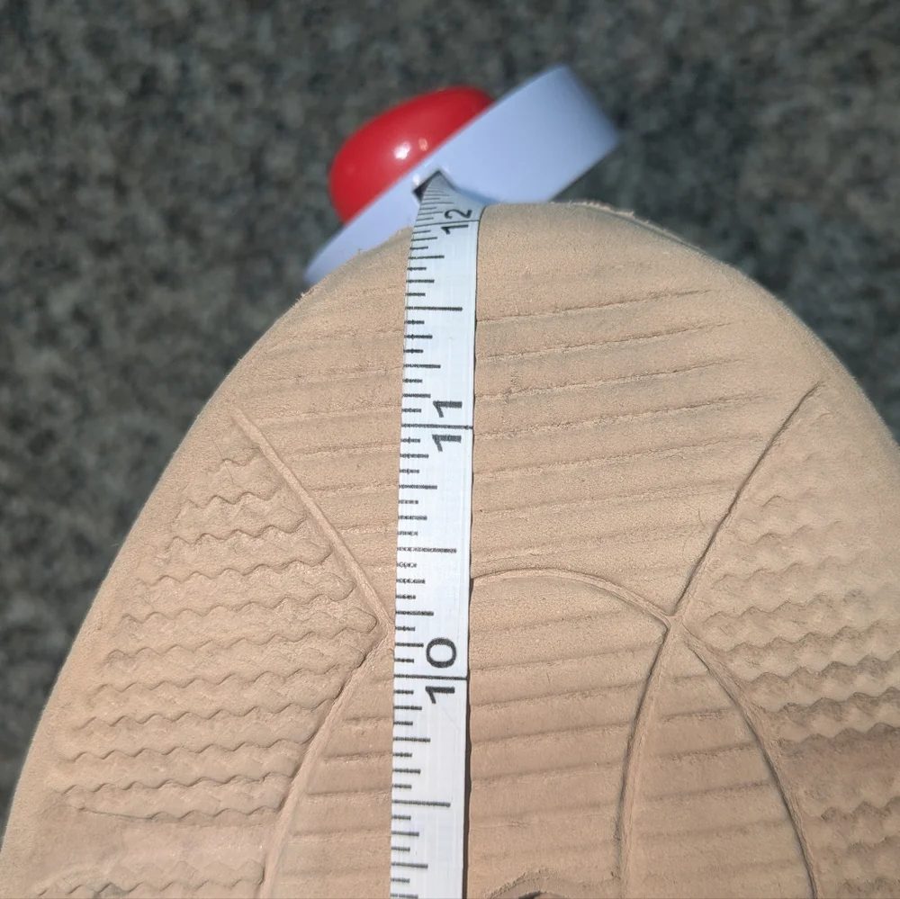 Tronus athletic shoes