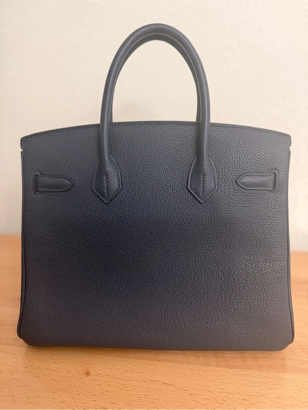 H classic black