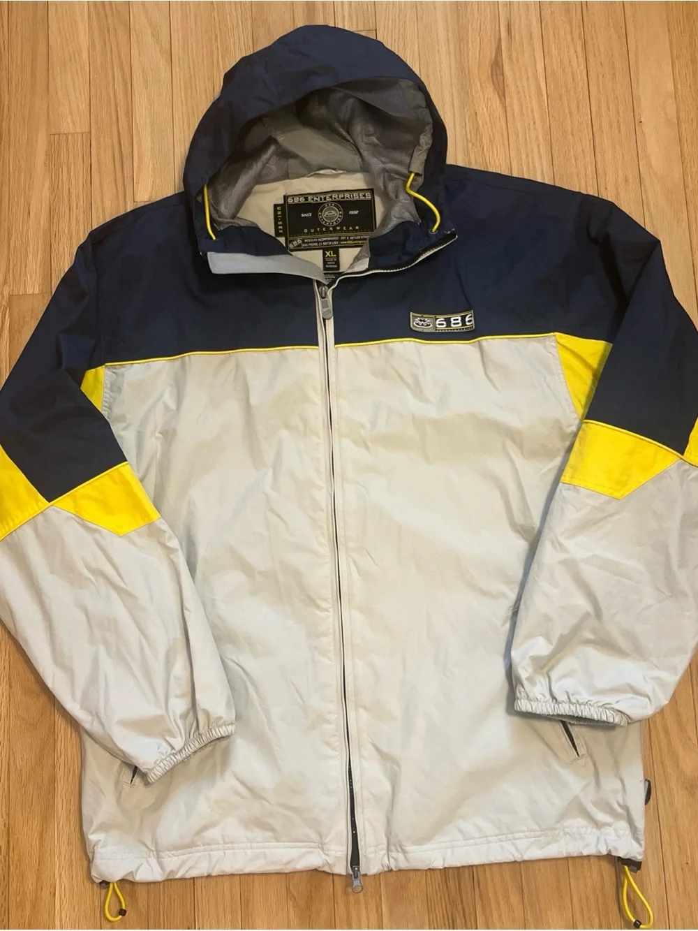 Vintage 686 Jacket Uni-Sex Snowboarding Jacket Size XL Mint Condition