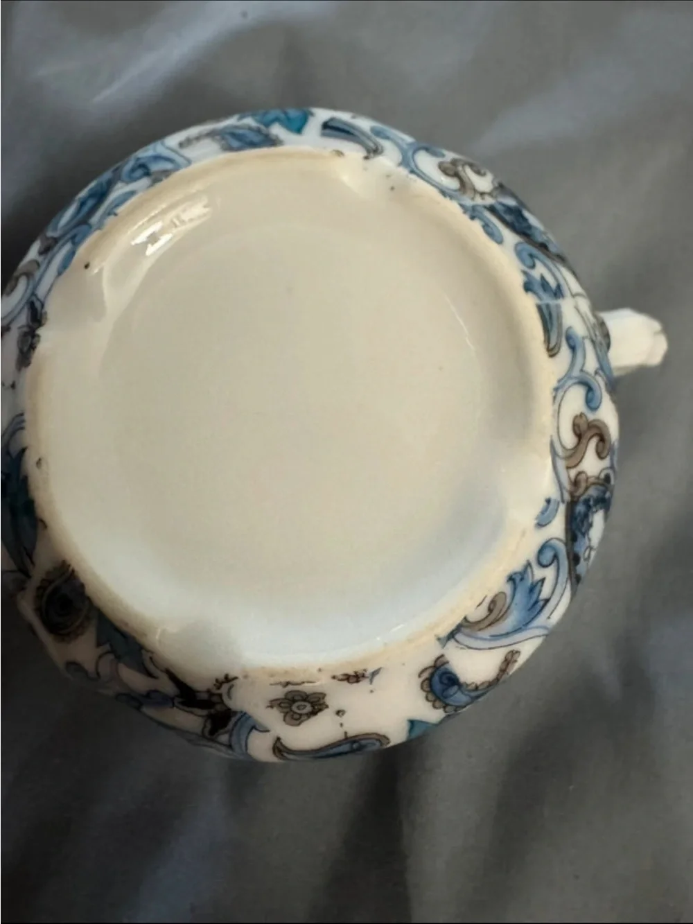 No brond elegant porcelain