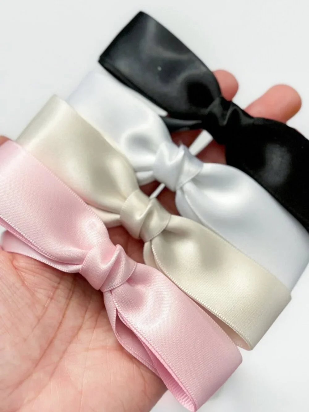 N/A satin bow