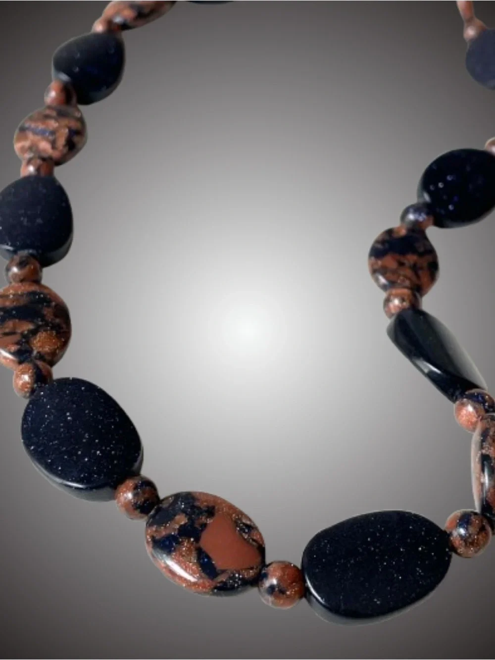 Vintage polished goldstone choker necklace w/ magnetic clasp