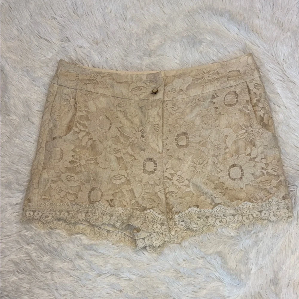 Monteau Lace Shorts Size Large Cream Color