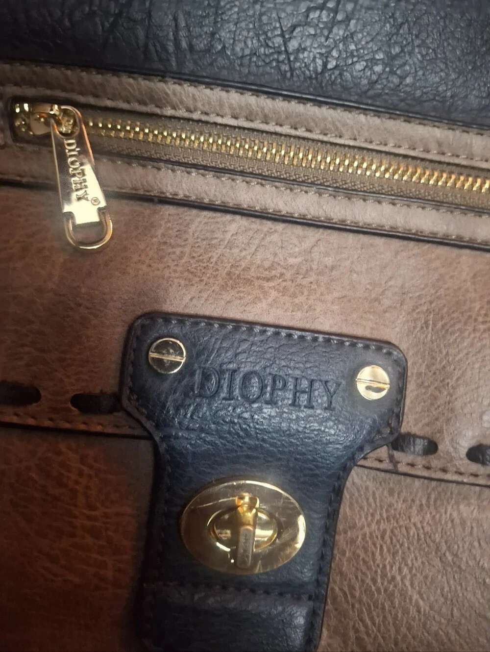 Diophy handles sleek