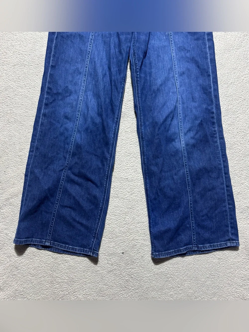 American Eagle Outfitters *measurements waist