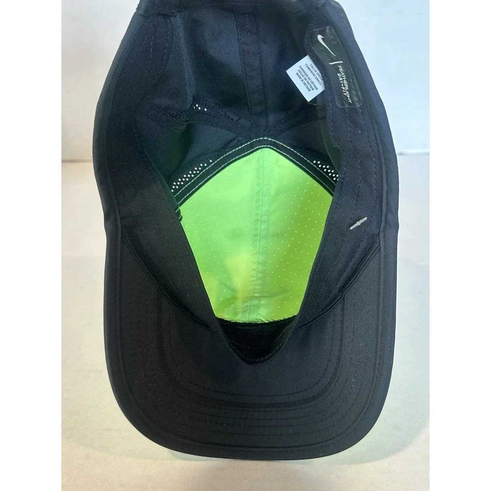 Nike featherlight dri