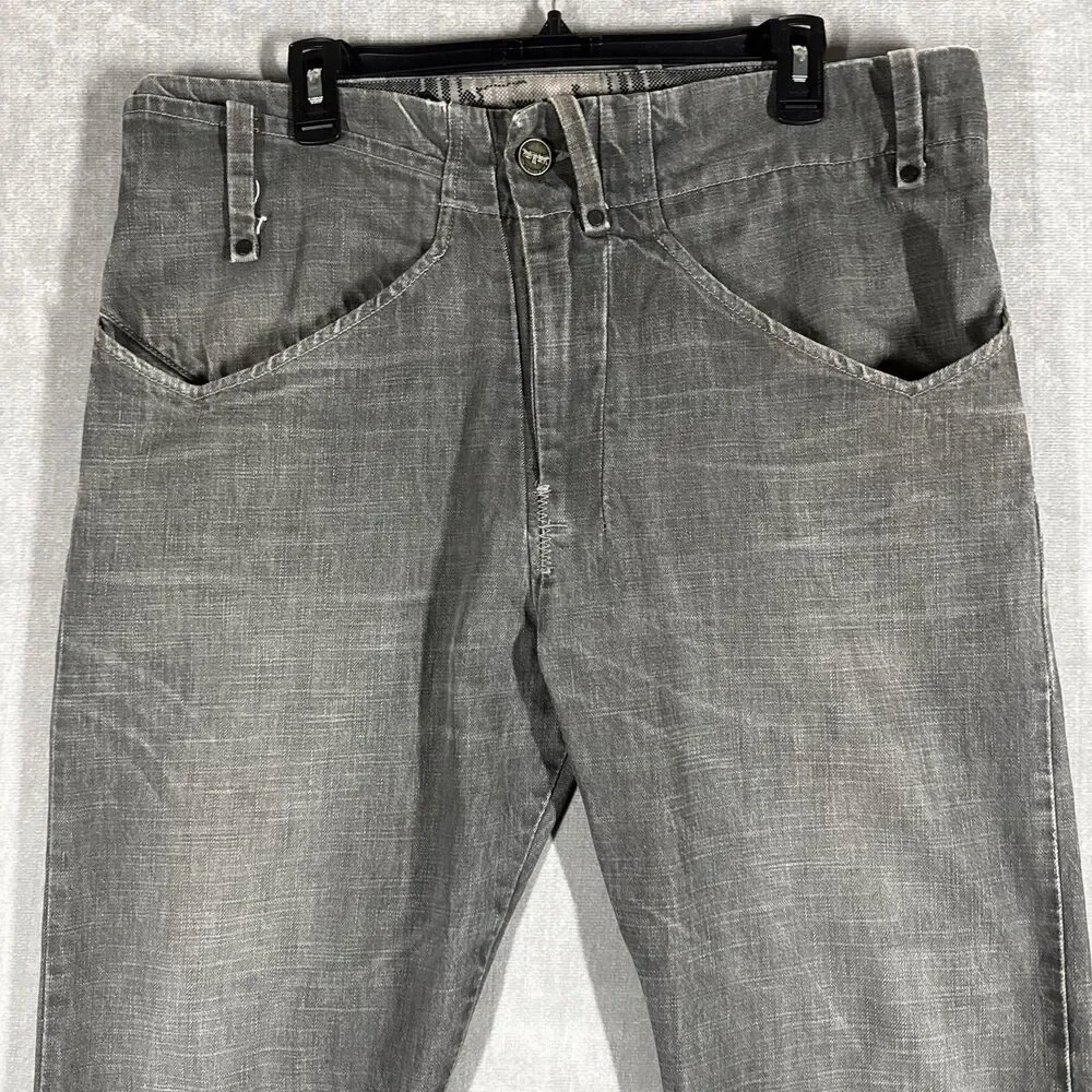 Levis levis rare