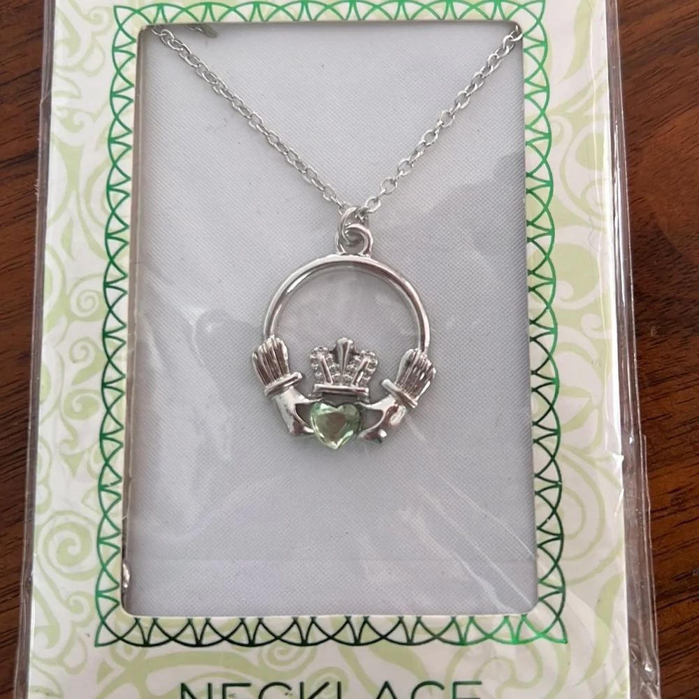 Emerald Jewellry Co nwt emerald