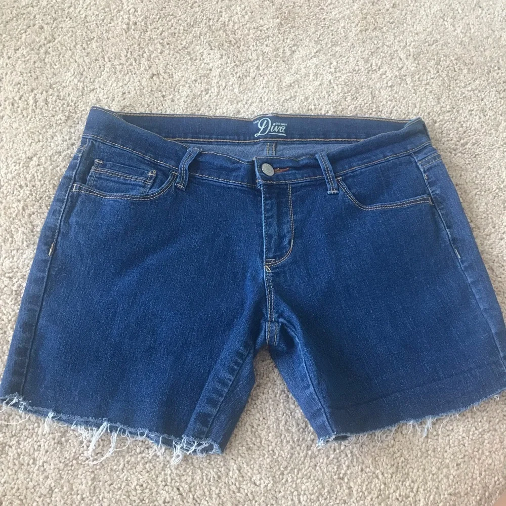 Old‎ Navy Diva shorts