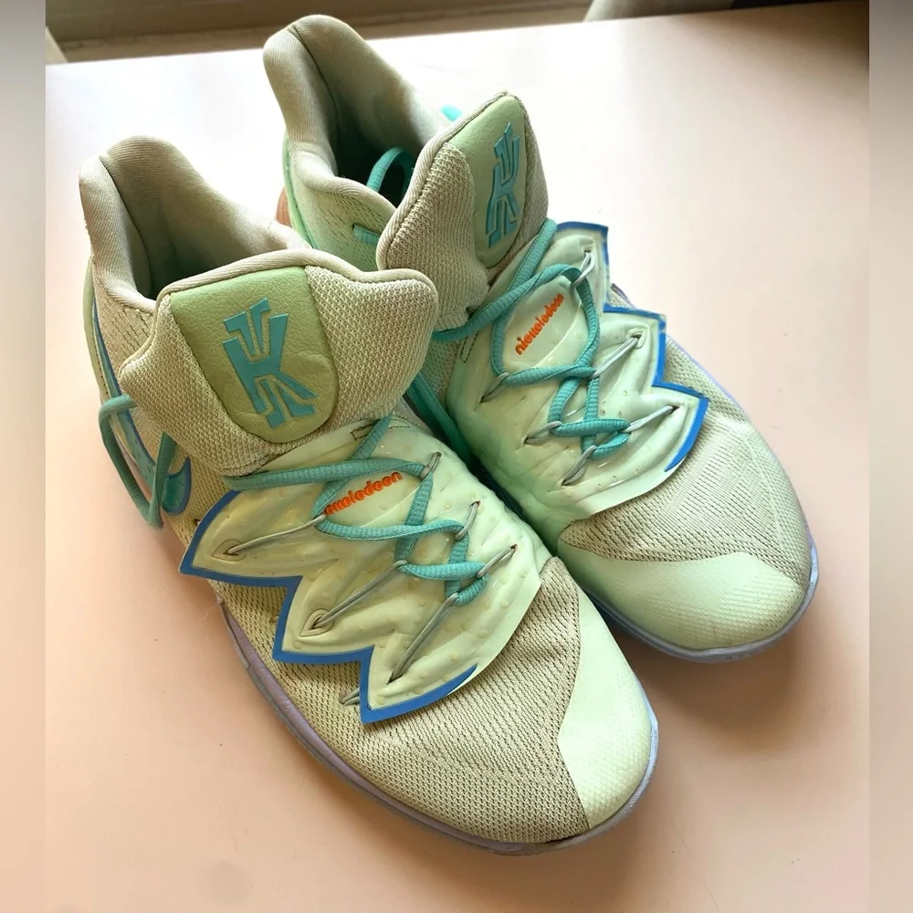 Nike | Size 10 Kyrie SpongeBob‎ Squidward Basketball Sneakers
