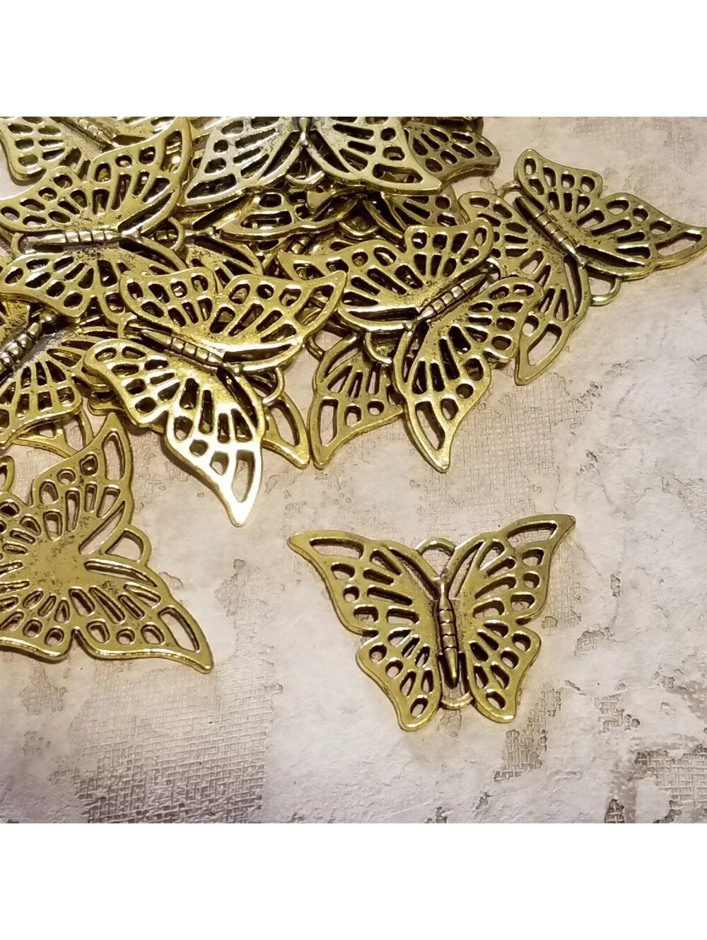 N/A antiqued metal