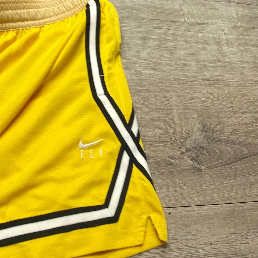 Nike inv 28