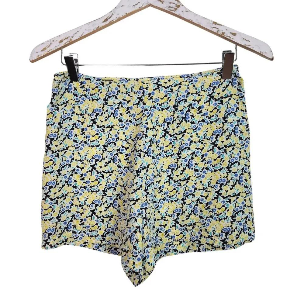 Equipment shorts womens
