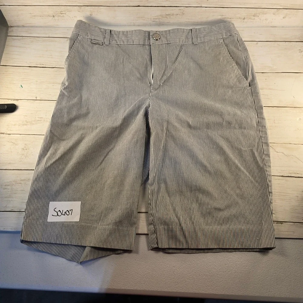Lauren Ralph Lauren Active Womens Navy White Pinstripe Shorts Size 8 S0607