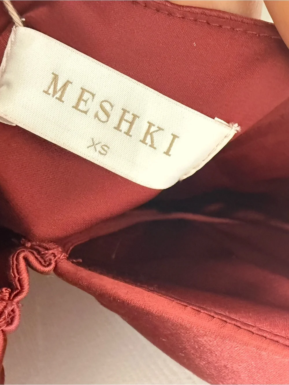 Meshki figure skimming