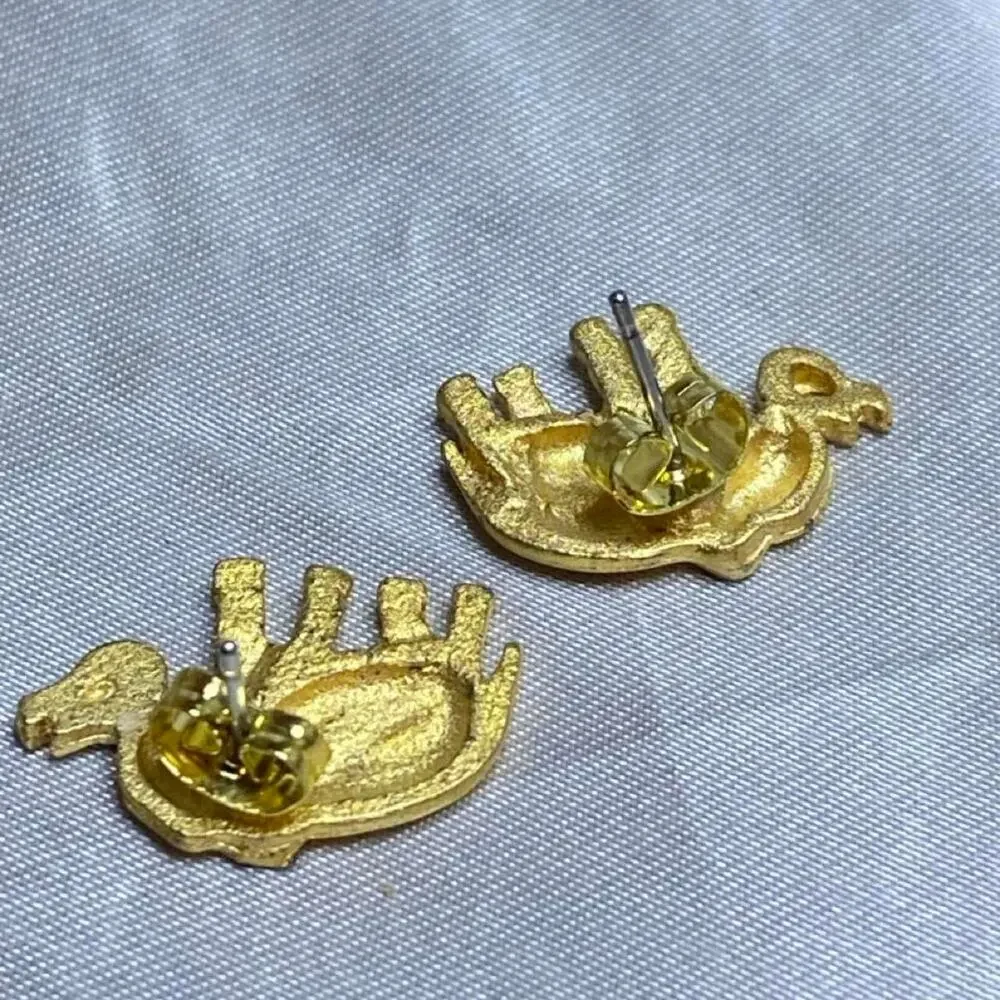 no brand vintage gold