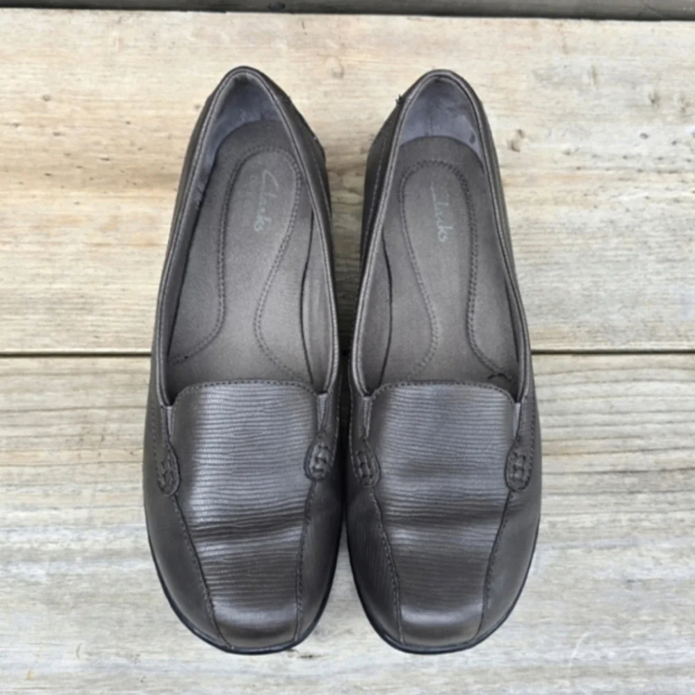 Clarks Bendables Bayou Classic Minimalist Taupe Leather Comfort Loafers 9W