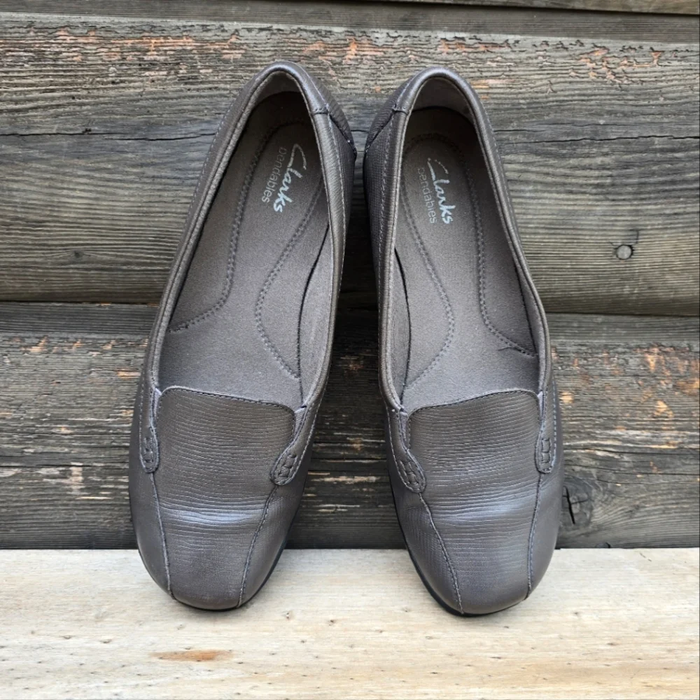 Clarks Bendables Bayou Classic Minimalist Taupe Leather Comfort Loafers 9W