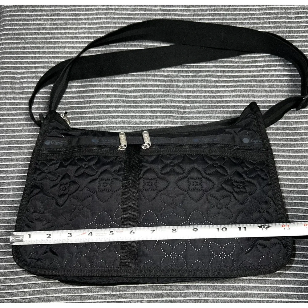 LeSportsac Deluxe Everyday Bag Black Quilted Floral Nylon‎ Crossbody Travel Bag