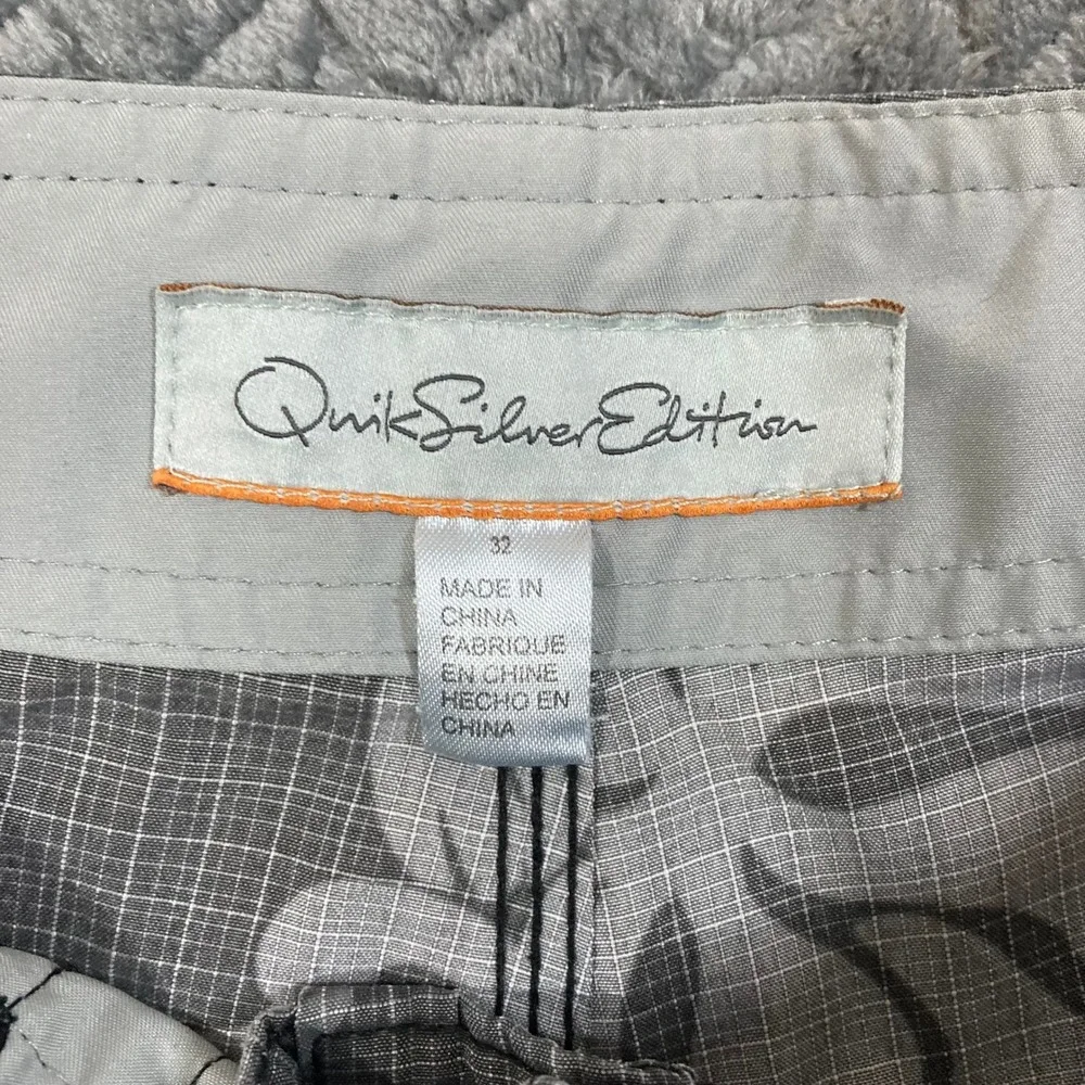 Quiksilver pattern brand no