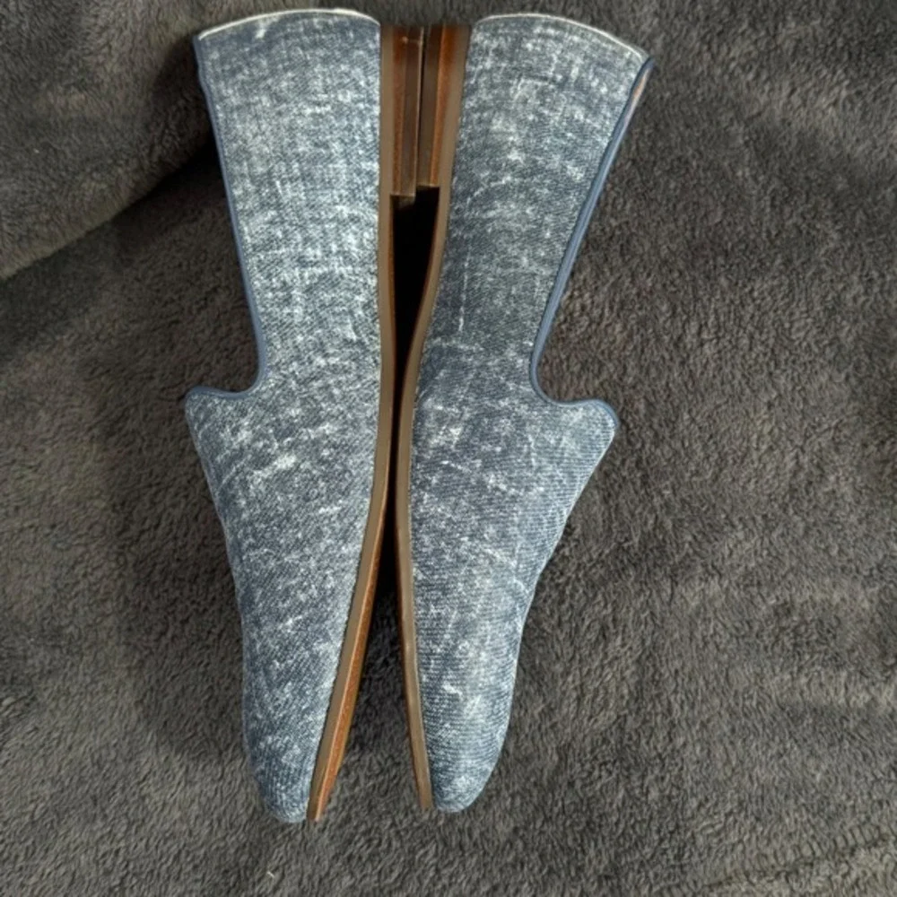 Vionic toe flats closure