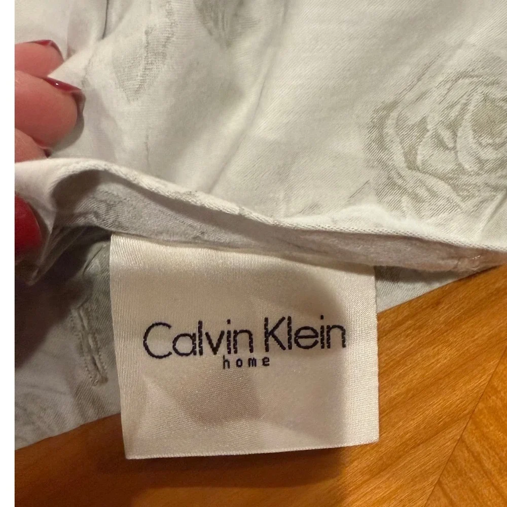 Calvin Klein vintage elegant