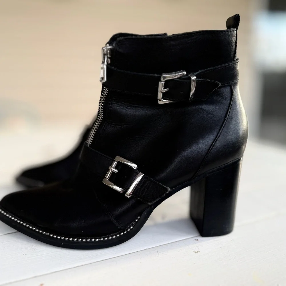 Steve Madden edgy black