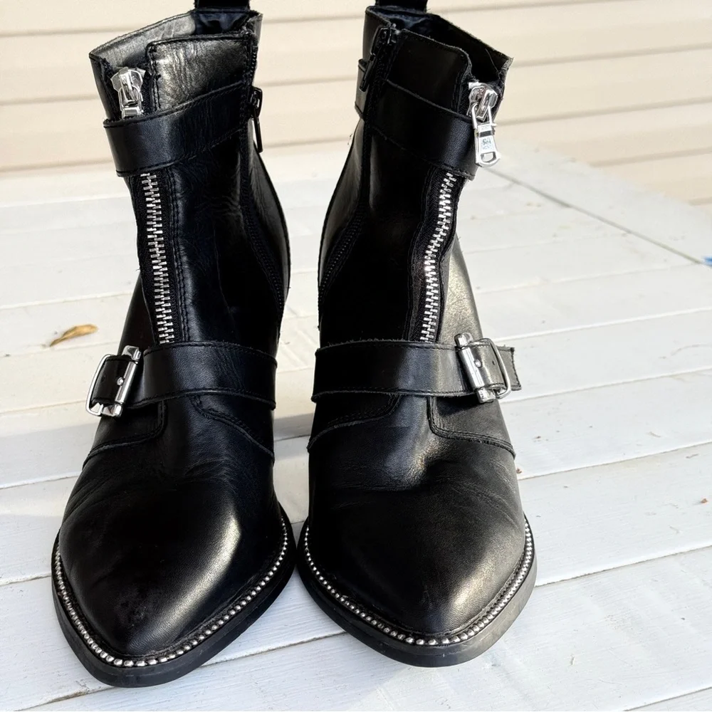 Steve Madden edgy black