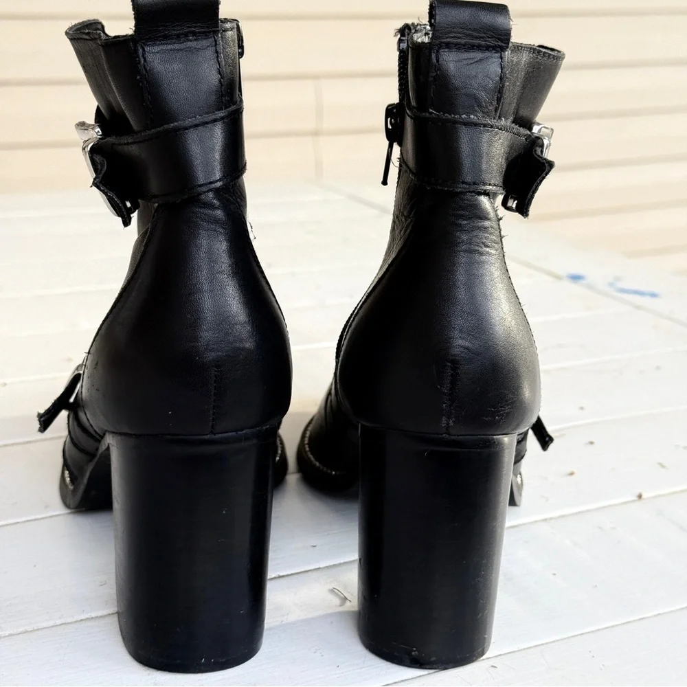 Steve Madden edgy black