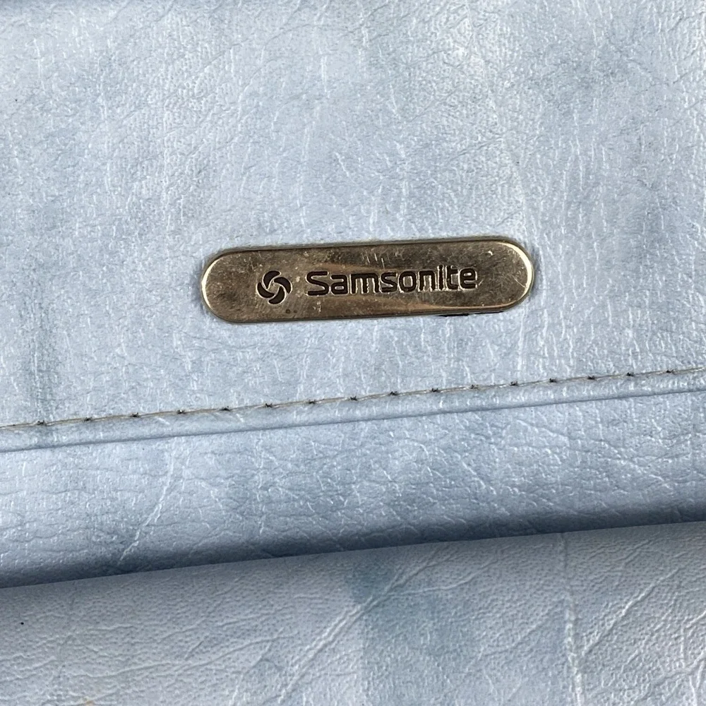 N/A excellent zippers