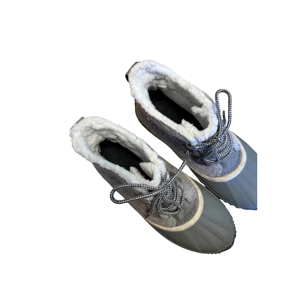 Sorel women out