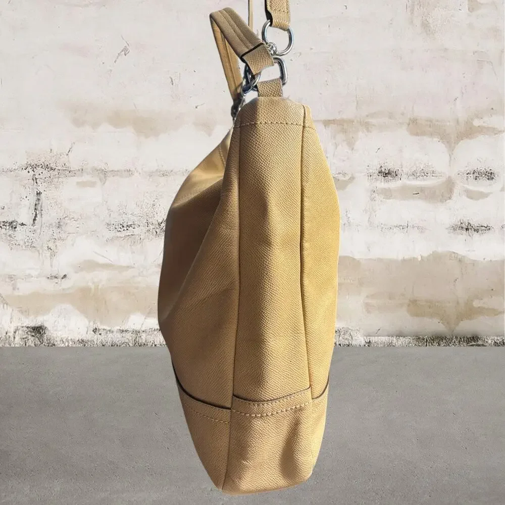 Coach beige shoulder