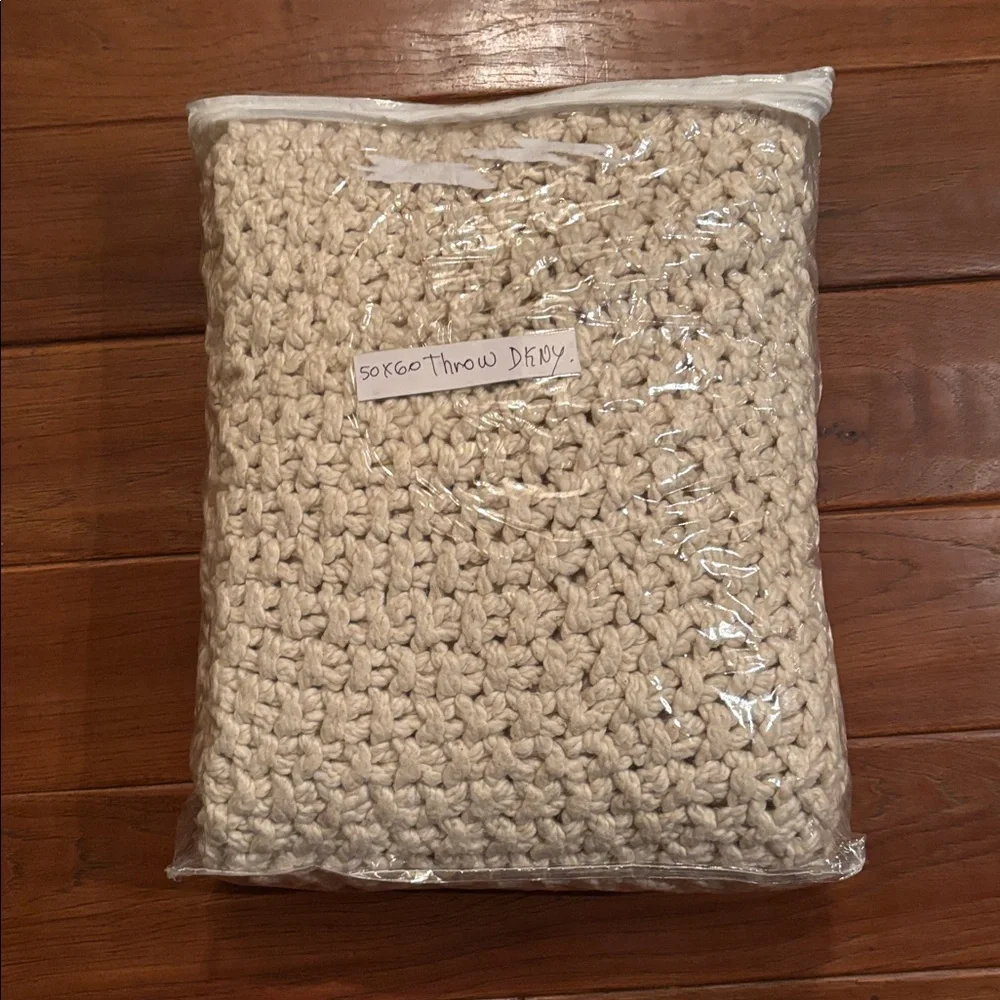 Dkny pure chunky