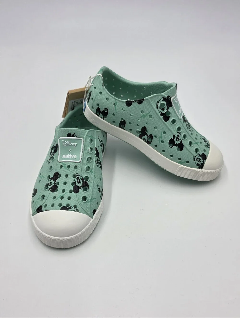 Native x Disney Mickey Mouse shoes size 9