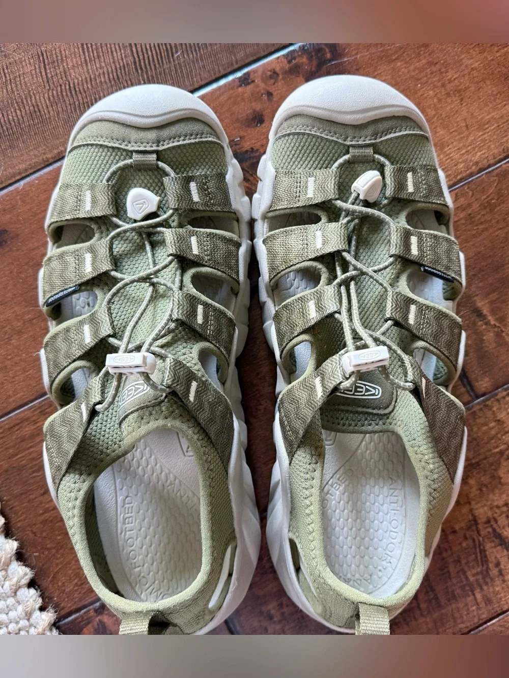 Keen sturdy men’s