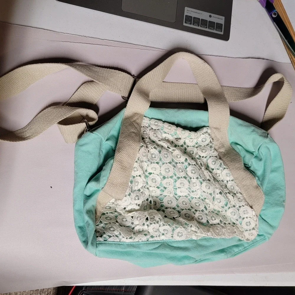 Classic Green Carry On Duffle Bag Lined with Zippered Pockets