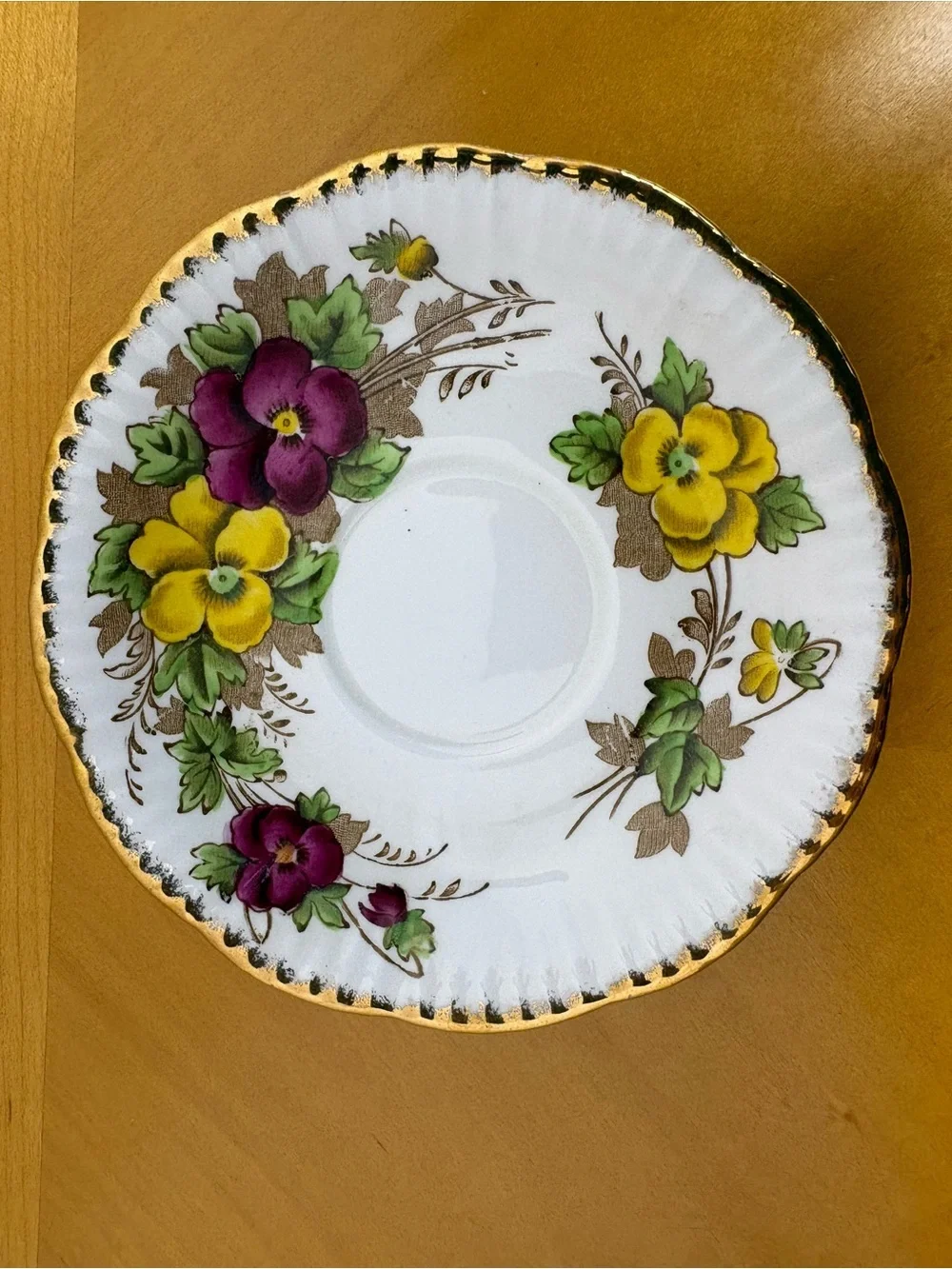Sailsbury Fine Bone China gilded ruffled