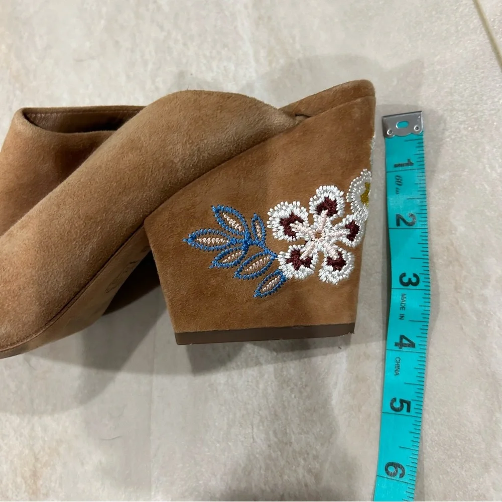Tory Burch step into
