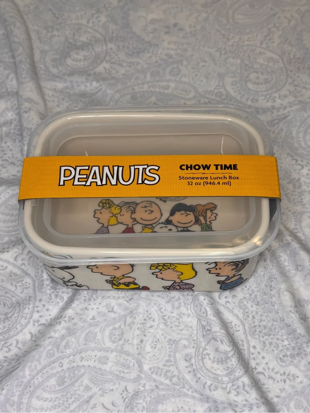 Peanuts Gang Chow Time Stoneware 32 oz Lunchbox with microwave steam release lid