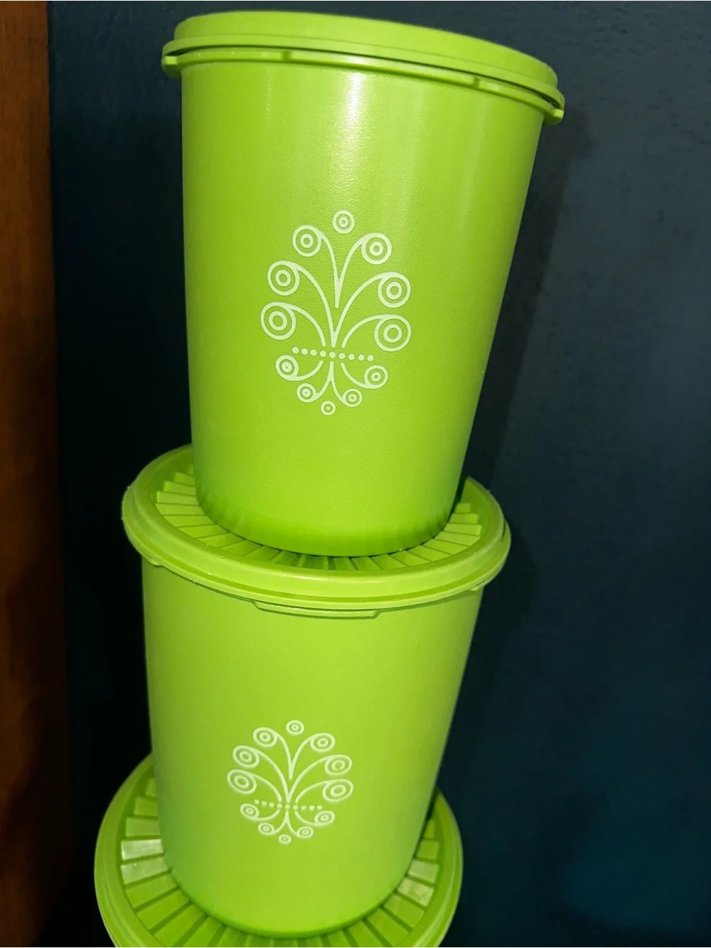 Tupperware set stackable