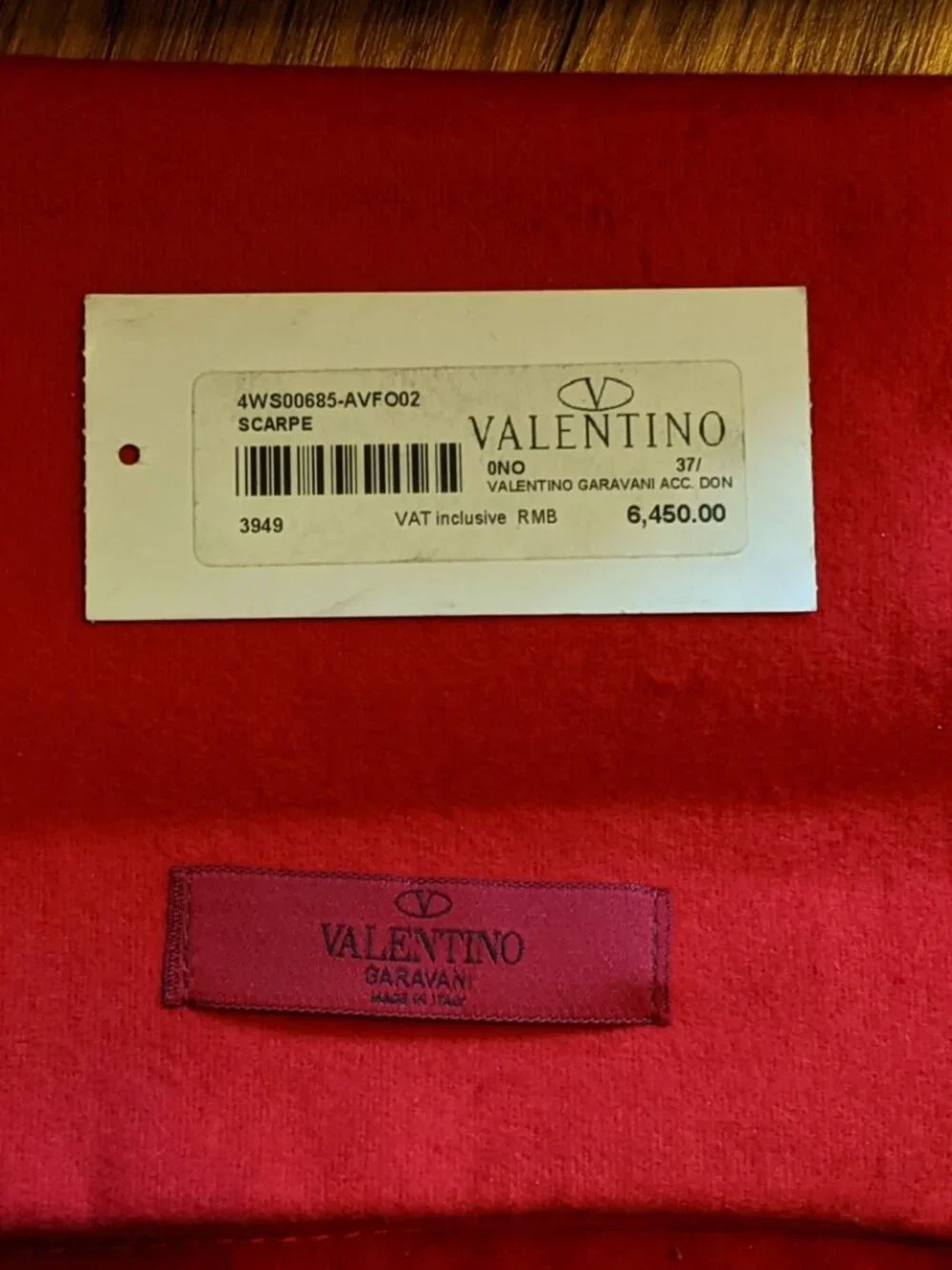 Valentino Garavani exquisite glamorous
