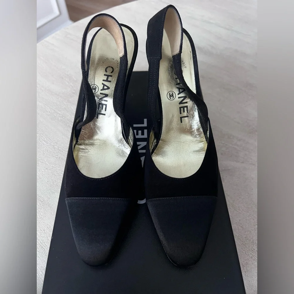 CHANEL vintage black