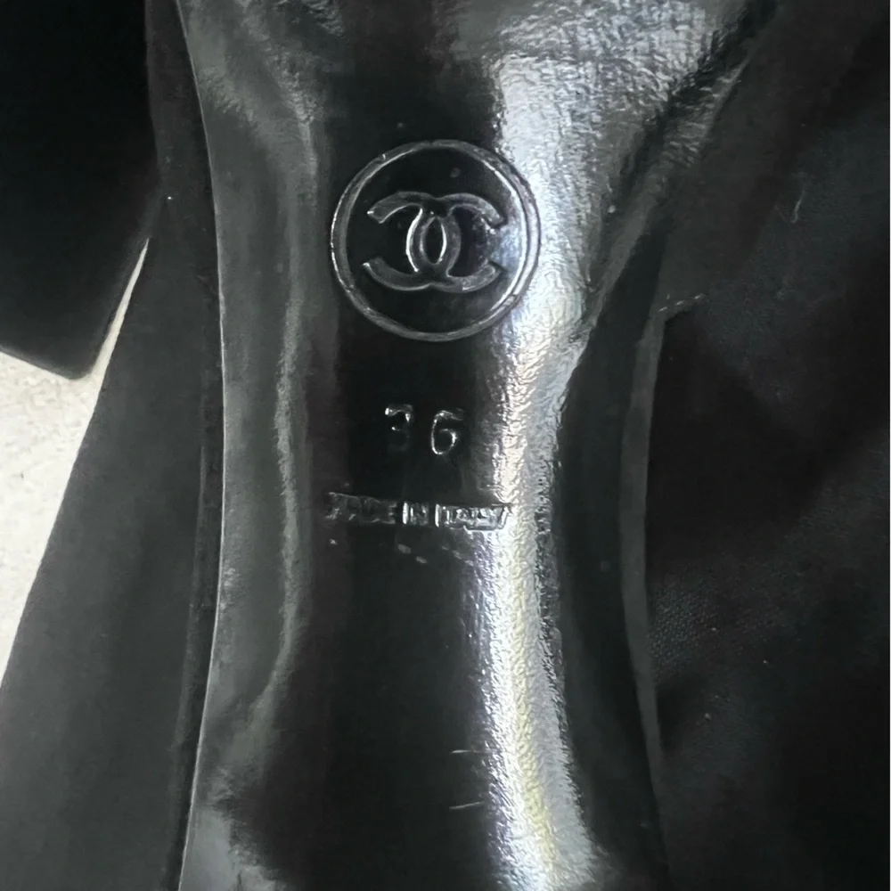 CHANEL vintage black